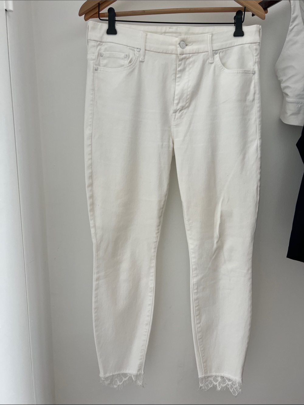 MOTHER  30in waist soft white stretch VGUC light jeans length 26 1/2